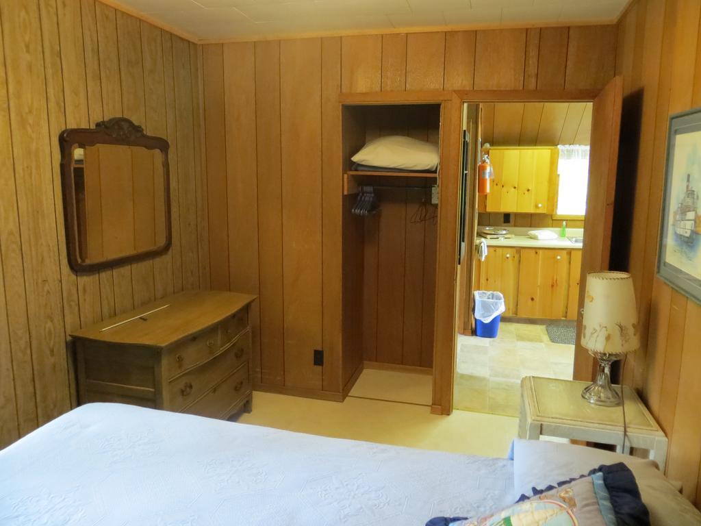 Bondi Village Cottage Resort Lake of Bays Exterior photo