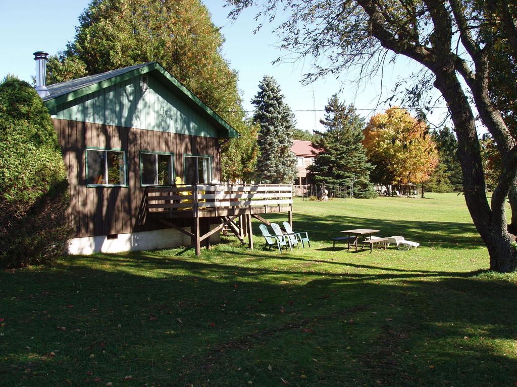 Bondi Village Cottage Resort Lake of Bays Exterior photo