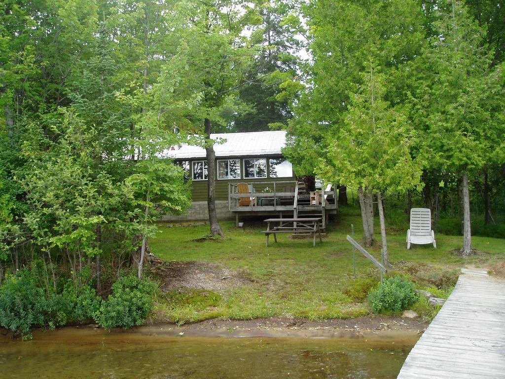 Bondi Village Cottage Resort Lake of Bays Exterior photo